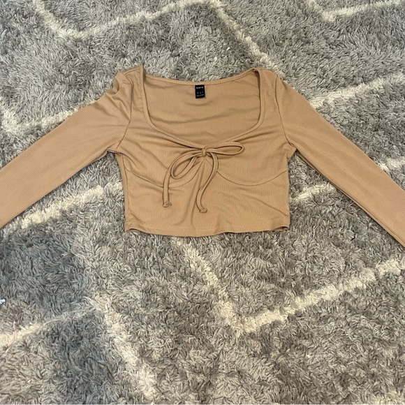 Women's Top - MINT CONDITION! - Long Sleeve Crop Length! - Size Small - Picture 5 of 6